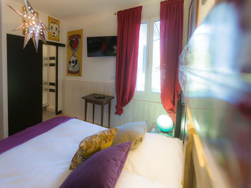 Mamie Jane Motel Aix-les-Bains Oda fotoğraf